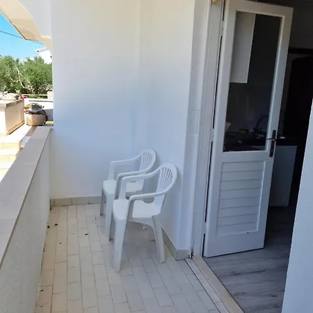 House Mira Lejlighed Barbat na Rabu