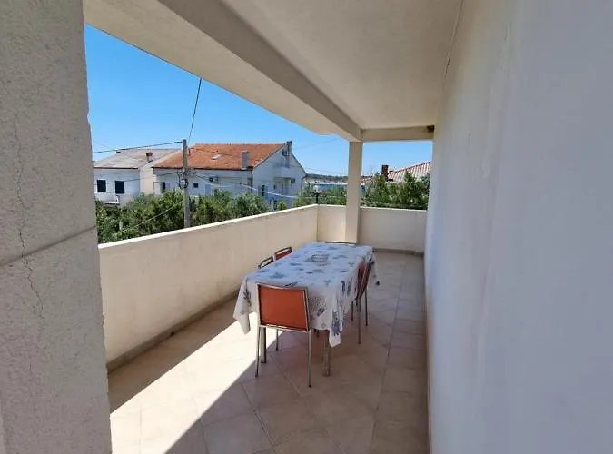 House Mira Апартаменты *