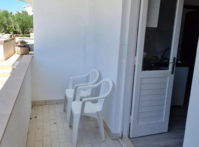 House Mira Апартаменты Barbat na Rabu