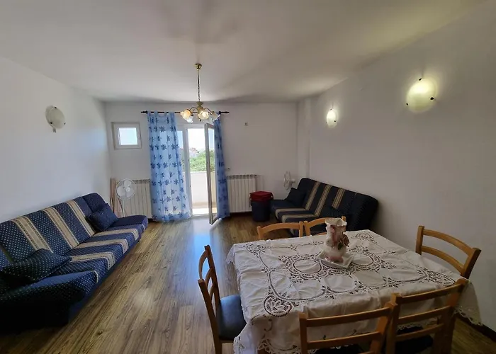 House Mira Barbat na Rabu