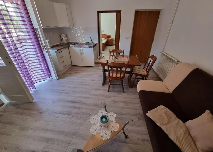 House Mira Barbat na Rabu